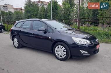 Універсал Opel Astra 2012 в 