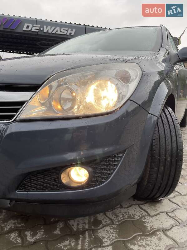 Универсал Opel Astra 2009 в Калуше