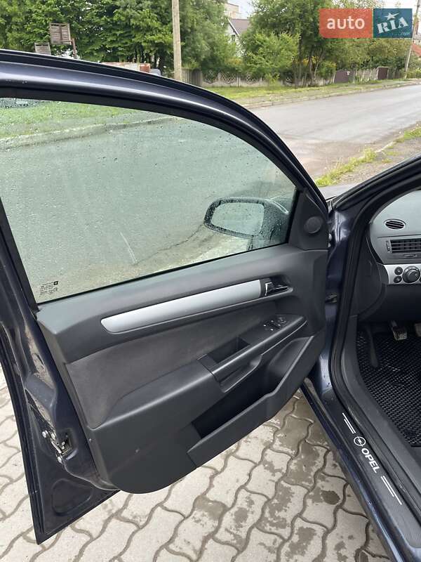 Универсал Opel Astra 2009 в Калуше