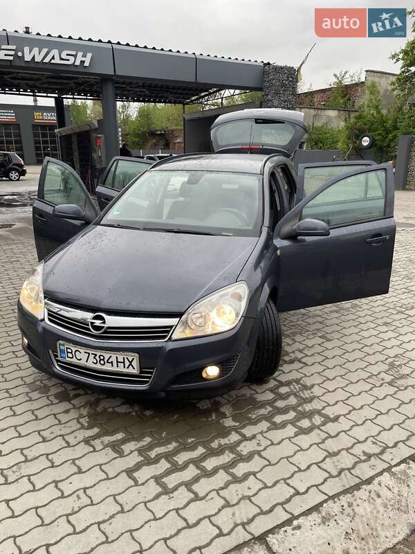 Универсал Opel Astra 2009 в Калуше