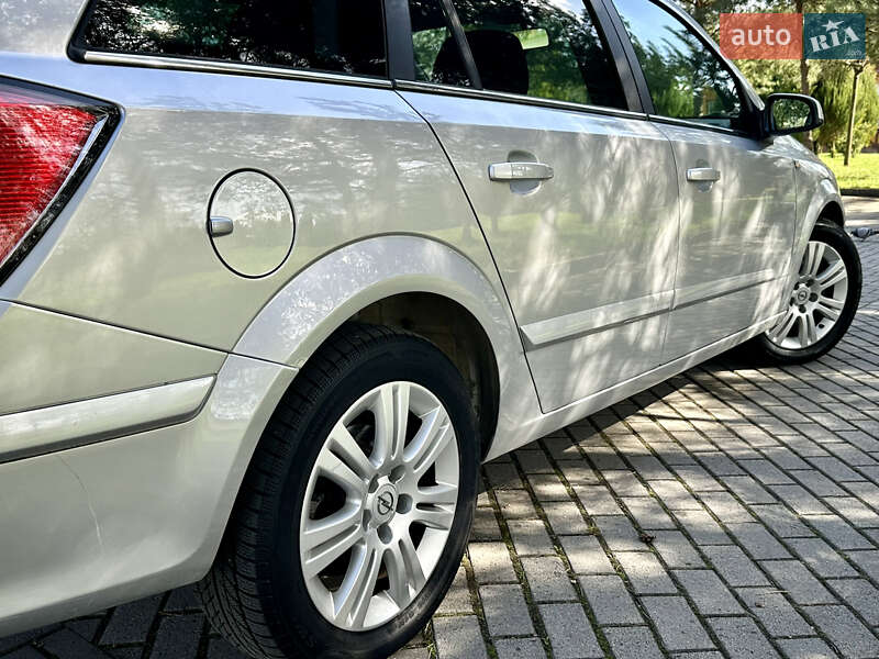 Універсал Opel Astra 2008 в Дрогобичі
