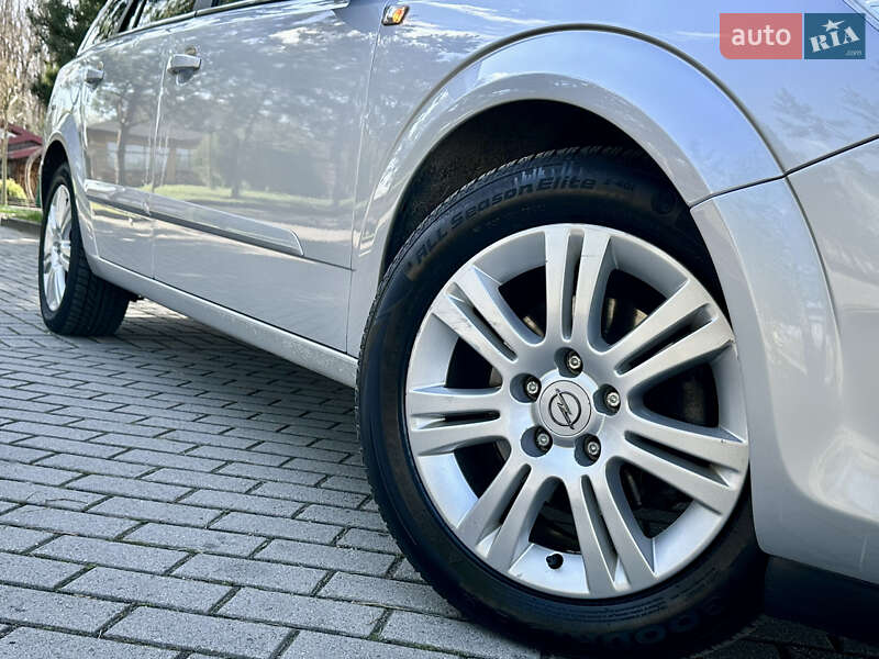 Універсал Opel Astra 2008 в Дрогобичі