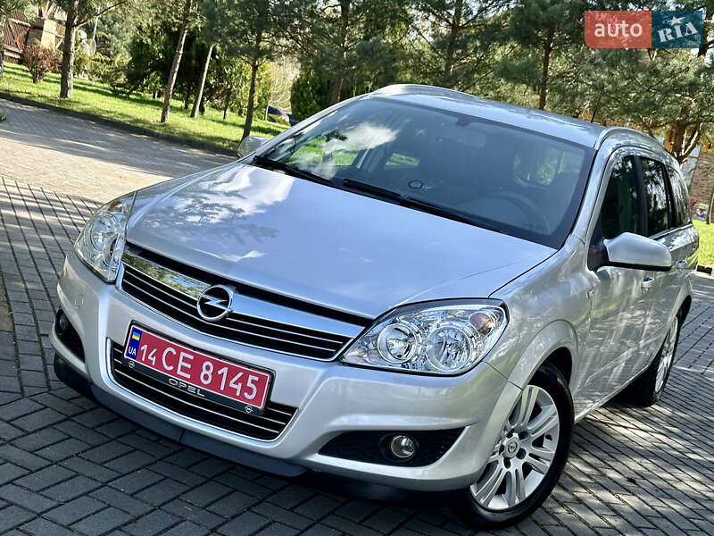 Універсал Opel Astra 2008 в Дрогобичі