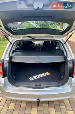 Універсал Opel Astra 2010 в 