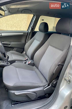 Універсал Opel Astra 2010 в 