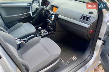 Універсал Opel Astra 2010 в 