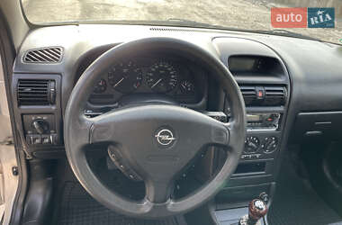 Хэтчбек Opel Astra 2001 в 