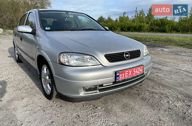 Хэтчбек Opel Astra 2001 в 