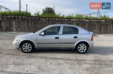 Хэтчбек Opel Astra 2001 в 