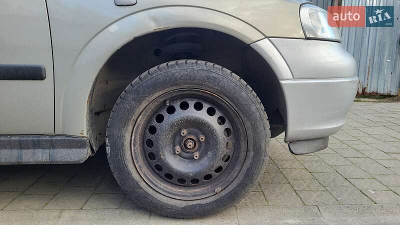 Седан Opel Astra 2006 в Львові