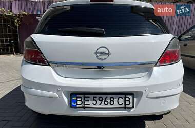 Хетчбек Opel Astra 2012 в 