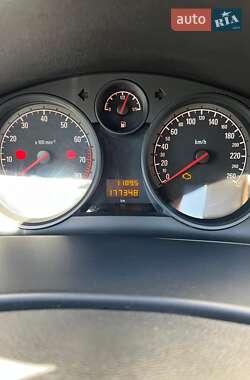 Хетчбек Opel Astra 2012 в 