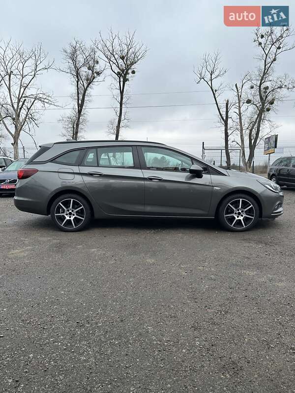 Универсал Opel Astra 2017 в Белогородке