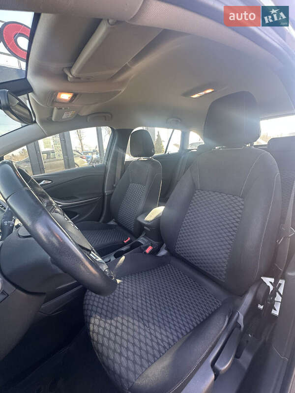 Универсал Opel Astra 2017 в Белогородке