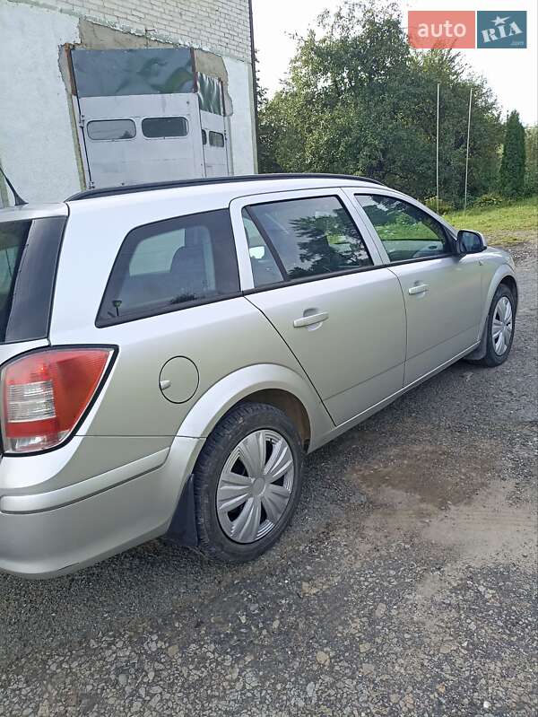Универсал Opel Astra 2011 в Турке