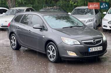 Універсал Opel Astra 2011 в Запоріжжі