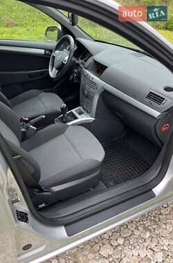 Универсал Opel Astra 2009 в 