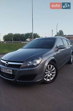 Универсал Opel Astra 2005 в Александрие
