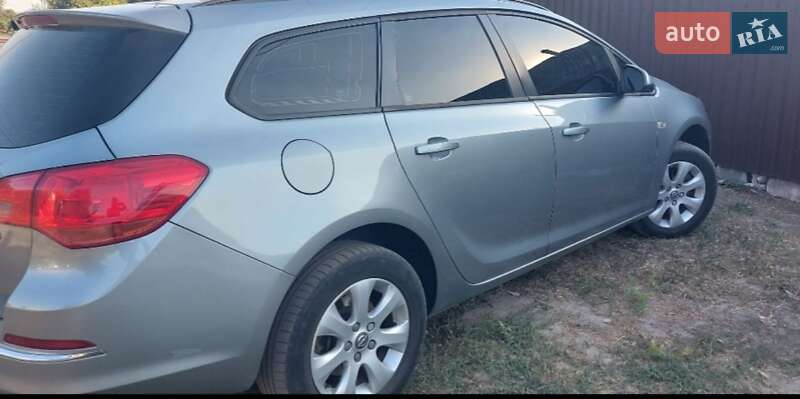 Універсал Opel Astra 2014 в Дружківці