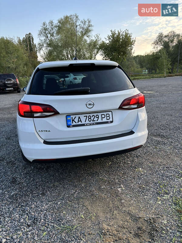 Універсал Opel Astra 2017 в Умані