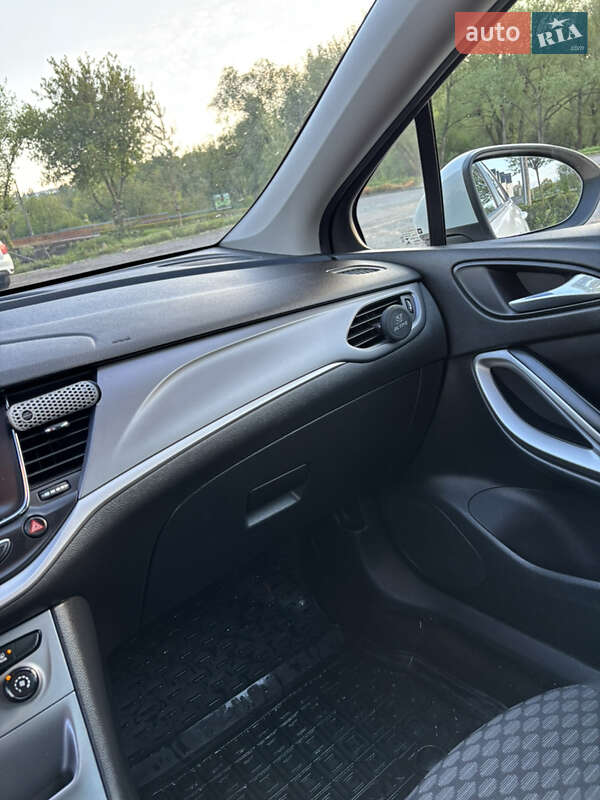 Універсал Opel Astra 2017 в Умані