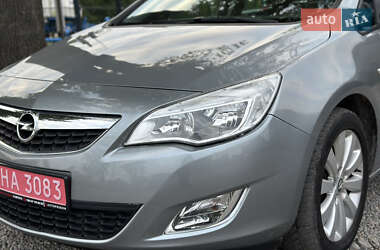 Універсал Opel Astra 2010 в 