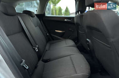 Універсал Opel Astra 2010 в 