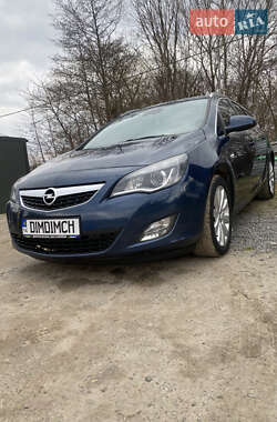 Универсал Opel Astra 2011 в 