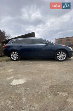 Универсал Opel Astra 2011 в 
