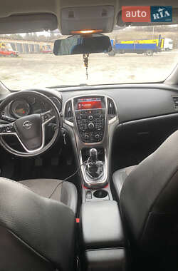 Универсал Opel Astra 2011 в 