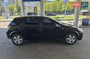 Хэтчбек Opel Astra 2008 в 
