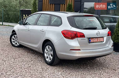 Универсал Opel Astra 2015 в 