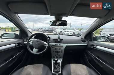 Универсал Opel Astra 2009 в 