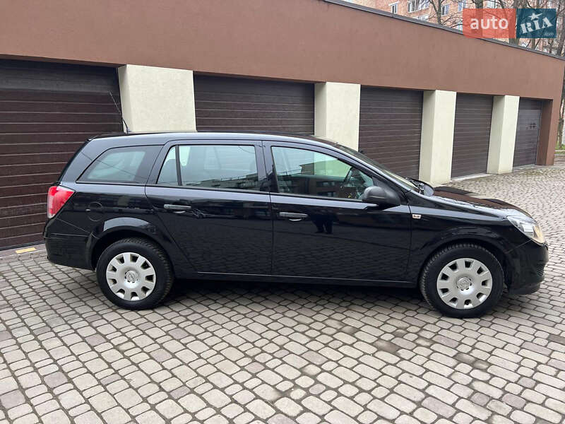 Универсал Opel Astra 2010 в Коломые