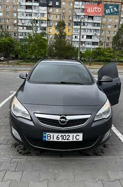 Універсал Opel Astra 2011 в Дніпрі