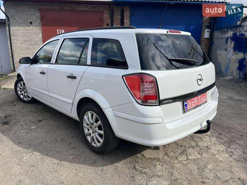 Универсал Opel Astra 2010 в Нежине