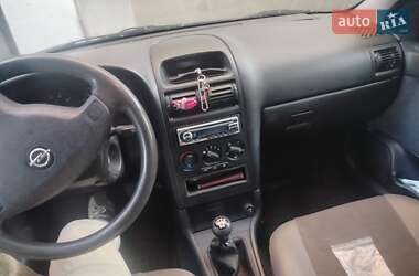 Седан Opel Astra 2004 в 