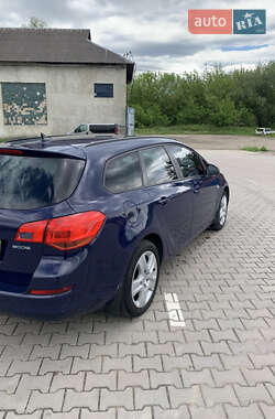 Універсал Opel Astra 2011 в 