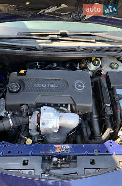 Універсал Opel Astra 2011 в 