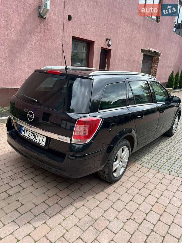 Універсал Opel Astra 2010 в Снятині