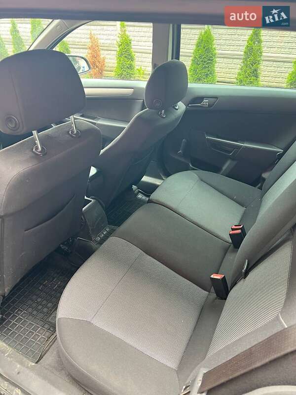 Універсал Opel Astra 2010 в Снятині