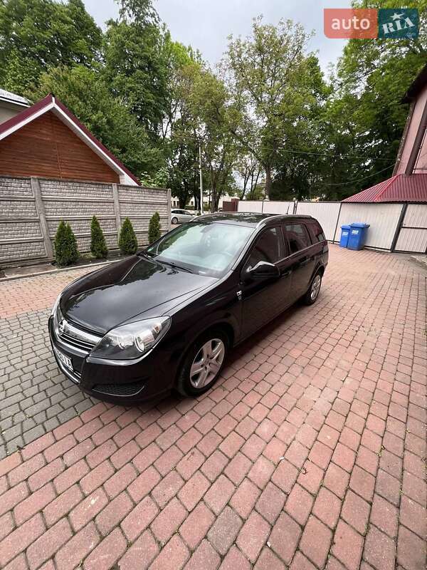 Універсал Opel Astra 2010 в Снятині