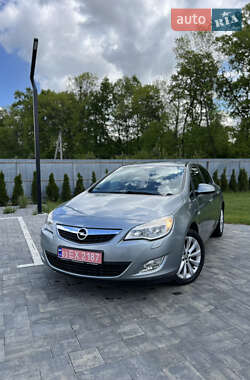 Хетчбек Opel Astra 2012 в Луцьку