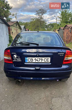 Хетчбек Opel Astra 2003 в 