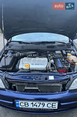 Хетчбек Opel Astra 2003 в 