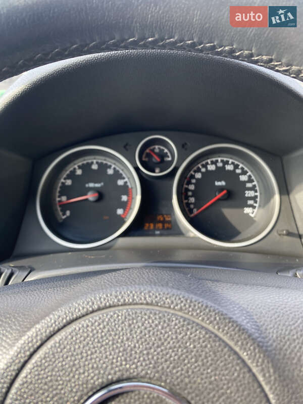 Хетчбек Opel Astra 2004 в Дніпрі
