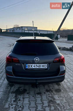 Універсал Opel Astra 2012 в 