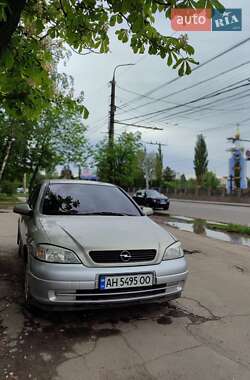Седан Opel Astra 2006 в 