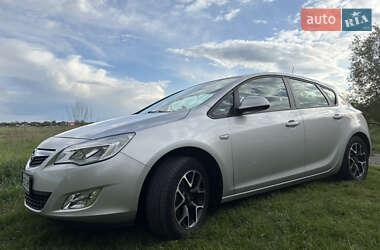Хэтчбек Opel Astra 2010 в Киеве