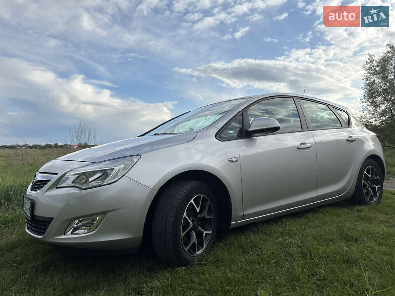 Opel Astra 2010